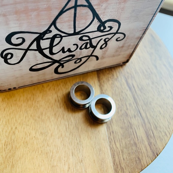 Silver metal gauge plugs - Picture 3 of 3